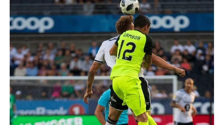 El defensor costarricense fue fundamental en el empate sin goles en Noruega