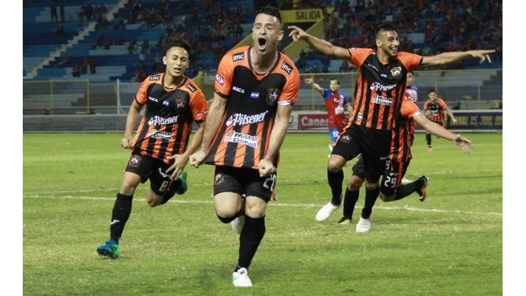Ramírez fue quien finalmente batió el arco del FAS en la trabada jugada