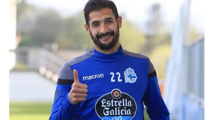 El mediocampista costarricense fue elogiado por el directivo del club gallego