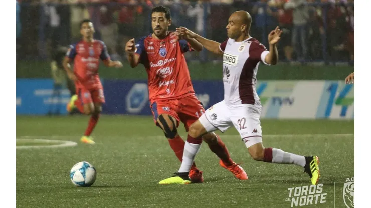San Carlos se fue con la ventaja al medio tiempo tras goles de Saborío y Gómez