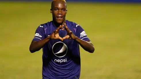 El delantero cumplió la pretemporada con Motagua antes de viajar a Grecia