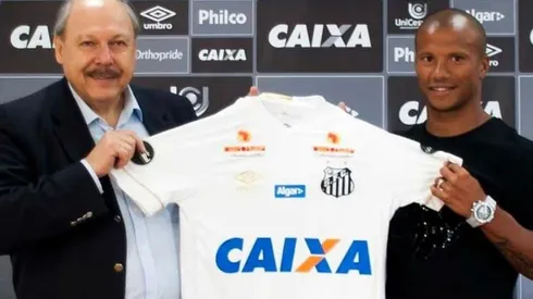 Carlos Sánchez dedicó algunos elogios para su nuevo compañero Bryan Ruiz