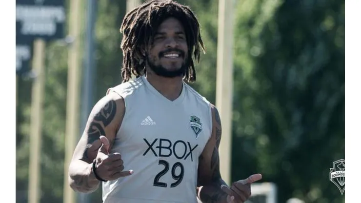 Román Torres regresó a los entrenamientos del Sounders y espera reaparecer en la próxima fecha