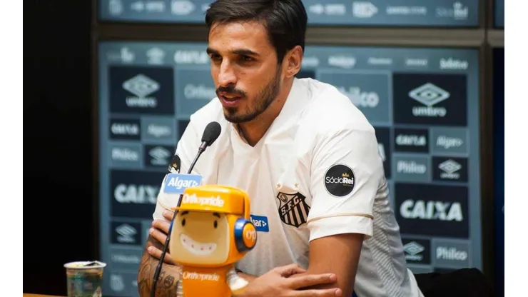 Bryan Ruiz prefiere un entrenador nuevo para el futuro de la Sele
