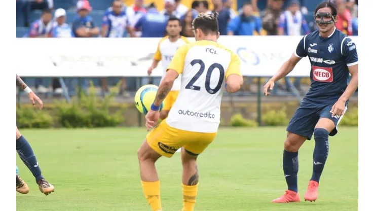 Los rosarinos dominaron el partido en la primera parte en Cartago