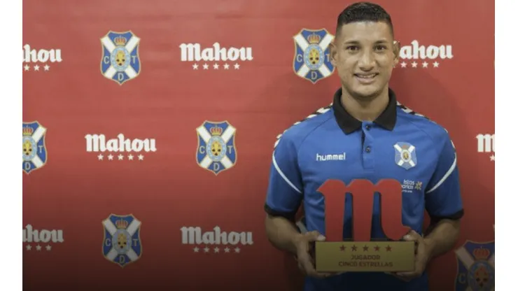 Acosta fue reconocido como el mejor jugador de Tenerife en la pasada temporada