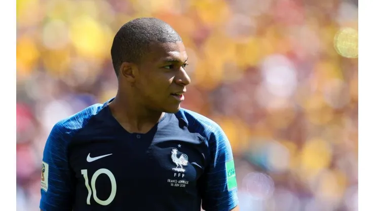 Mbappé toma ventaja frente a Kane y Neymar para el Balón de Oro