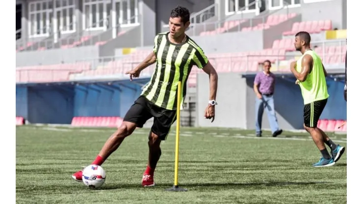 Pimentel debutaría el sábado con su club en un cuadrangular amistoso