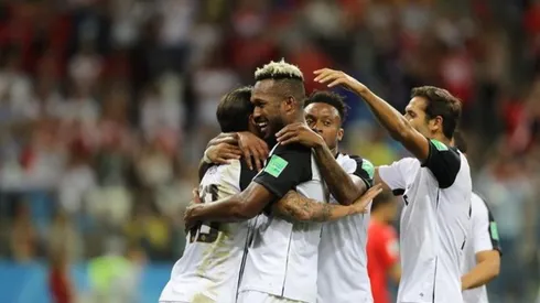 Todos celebraron con el capitán Bryan Ruiz el tanto de la paridad en Nizhny Novgorod