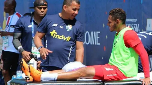 El joven delantero fue atendido de inmediato por el cuerpo médico de la selección