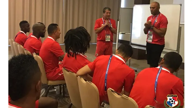 El legendario grandeliga se reunió con la selección panameña en Sochi