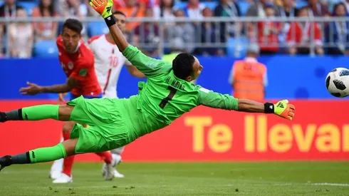 Keylor Navas fue factor clave para evitar una goleada ante Serbia