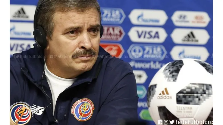 Reconoció la responsabilidad que le otorga ser el primer tico en dirigir a su selección en el Mundial
