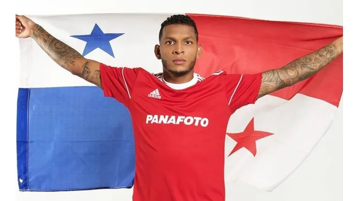 Quintero, lesionado por su fractura al segundo metatarsiano del pie derecho, agradeció a su fanaticada panameña