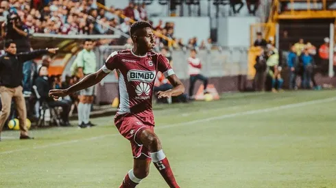 Yostin Salinas anotó un polémico gol para empatar el partido de ida ante Herediano en la final de la Liga de Costa Rica