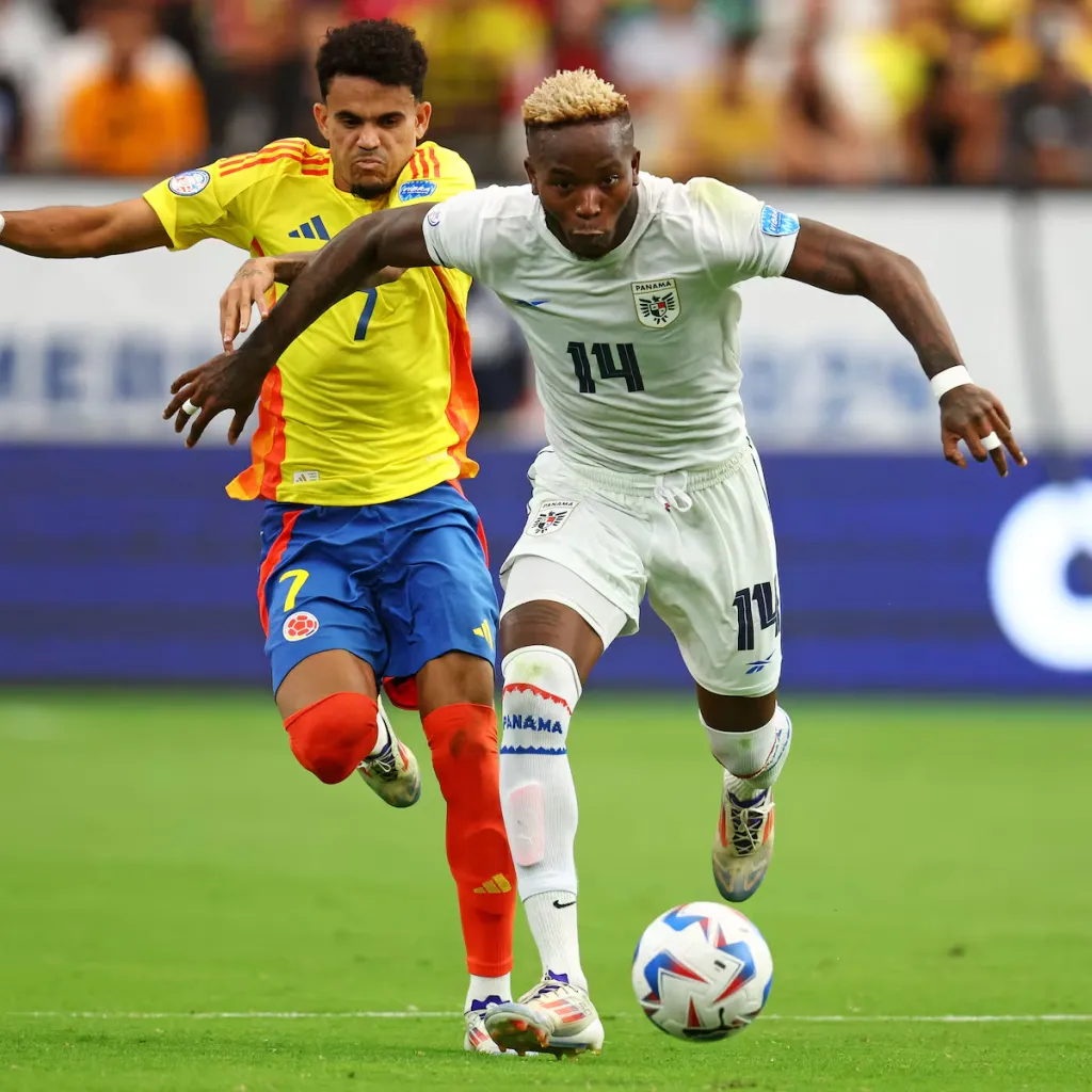 Jovani Welch sufrió una fractura de peroné de la pierna izquierda.