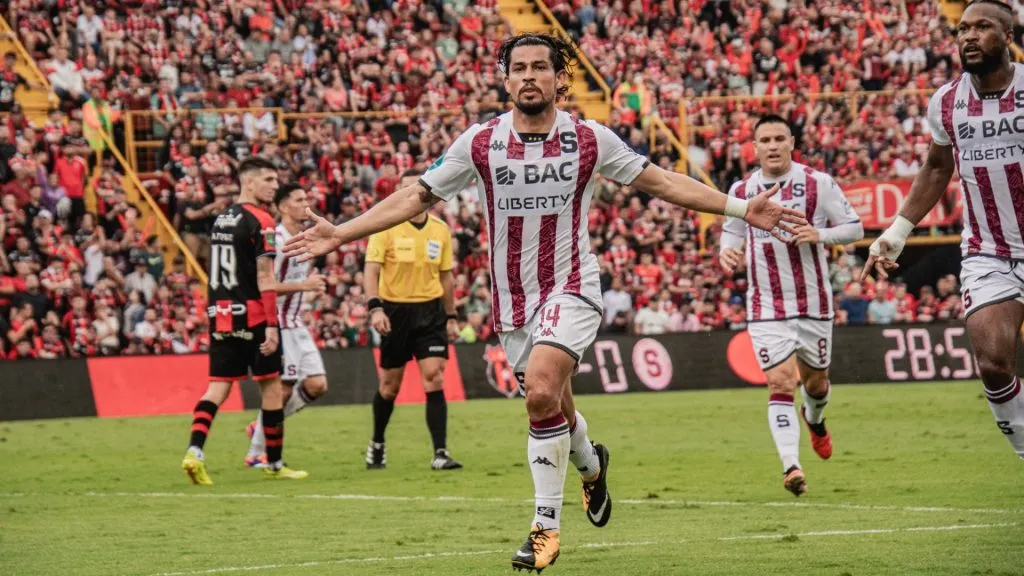 Ariel Rodríguez le anotó a Alajuelense. (Saprissa)