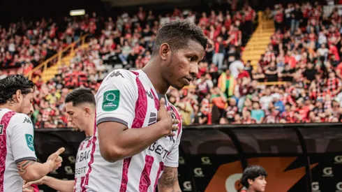 Fidel Escobar toca los temas más sensibles en Saprissa.