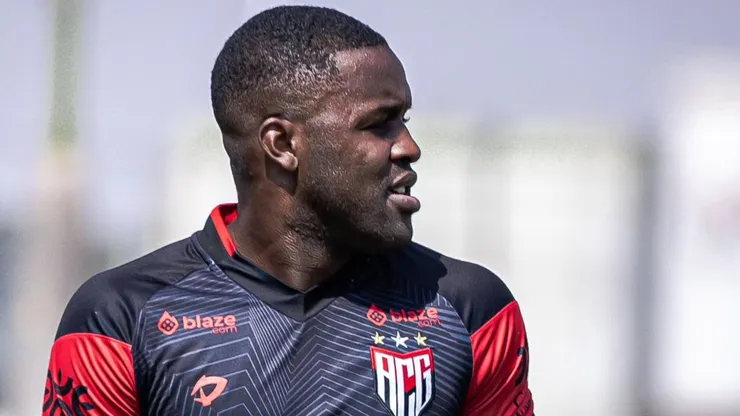 "Está fuera": el drama que vive Joel Campbell en Brasil se vuelve cada vez peor.