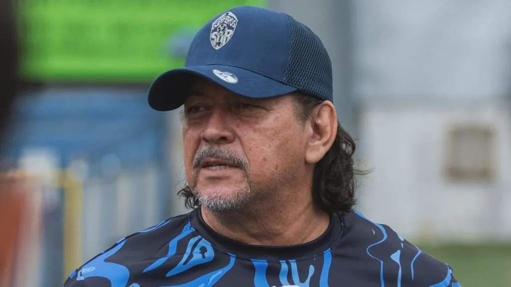 Horacio Esquivel, DT de Pérez Zeledón.