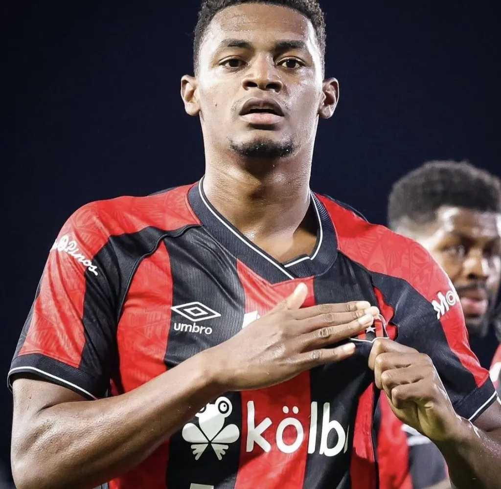 Alajuelense busca llegar a un acuerdo con Rashir Parkins (Twitter).