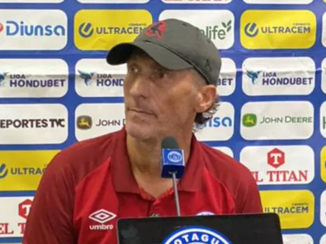 Pedro Troglio se enfada con los periodistas tras el empate de Olimpia vs Motagua