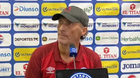 Pedro Troglio se enfada con los periodistas tras el empate de Olimpia vs Motagua