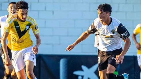 Warren Madrigal sigue en llamas y revoluciona las redes: el pedido que llega a oídos del DT de Valencia