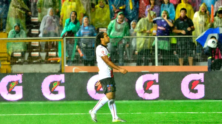 "Estaba loco": Jonathan McDonald da detalles inéditos de su peor error en Alajuelense.