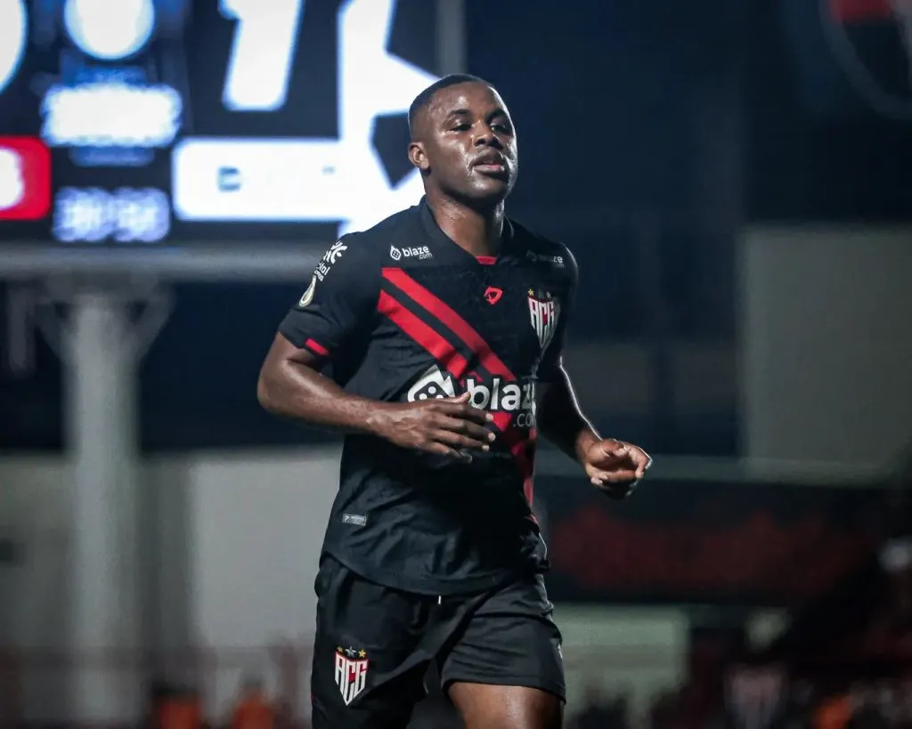 Joel Campbell no viajó con el equipo (Goianiense).