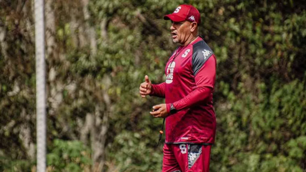 José Giacone analizó la situación de Mariano Torres.