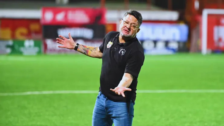Fedefútbol no perdona: Jafet Soto recibe un duro castigo por sus filazos al arbitraje.
