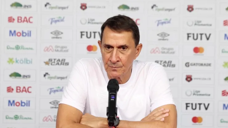 Guimaraes ya lo sabe: Alajuelense está cerca de perder a una pieza clave.
