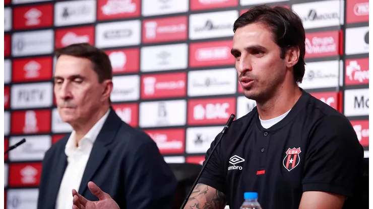 Bryan Ruiz se refiere a por qué todavía no renovó con Alajuelense