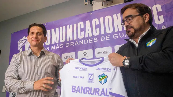 Ronald González en su presentación como nuevo DT.