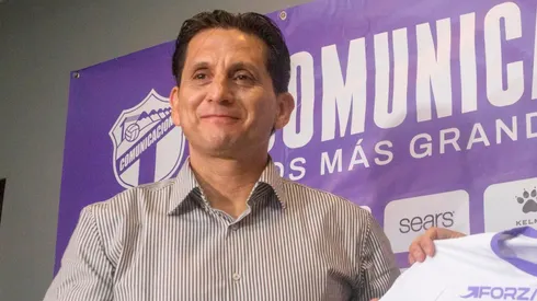 Ronald González ya tiene al jugador que tanto quería en Comunicaciones para enfrentar a Saprissa