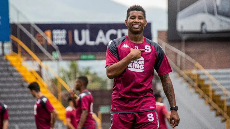 Fidel Escobar toma una decisión que le cambiará la vida fuera de Saprissa.