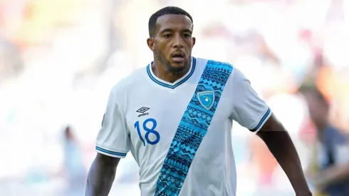 El delantero del Derby County no logra destacarse en Guatemala.