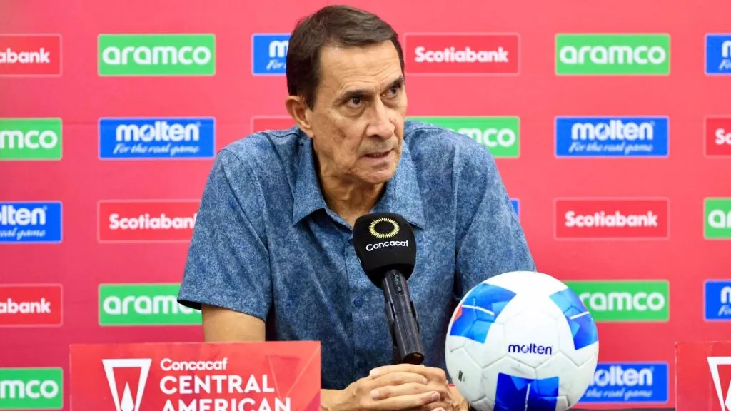 Alexandre Guimarães dejó de lado mucho por Alajuelense.