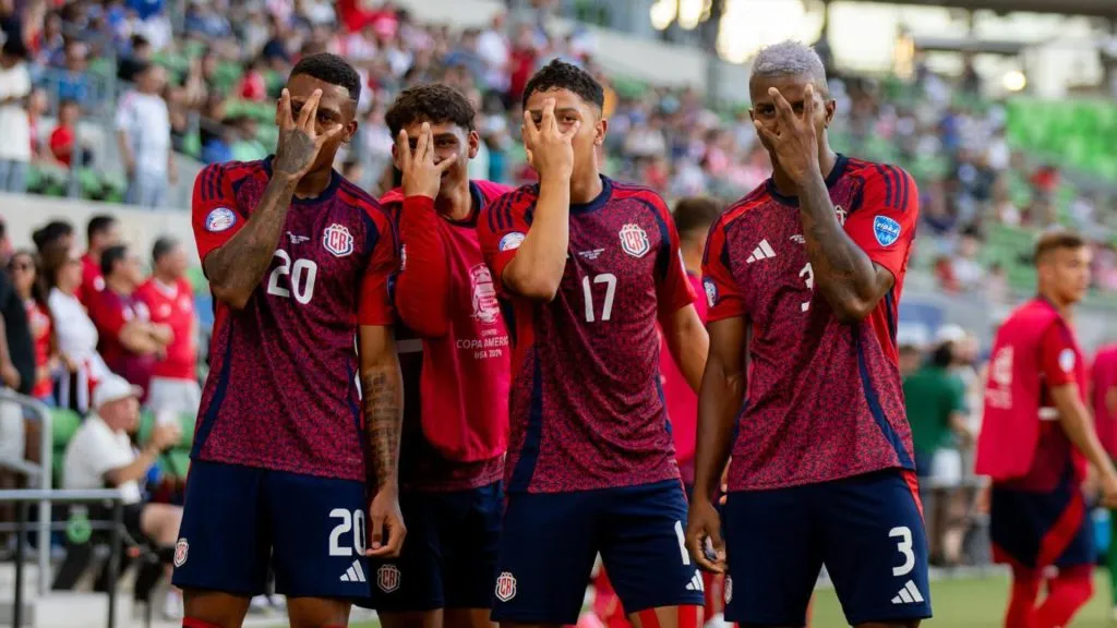 Los cuatro en cuestión y el gesto que tiene una interna. (IMAGO)