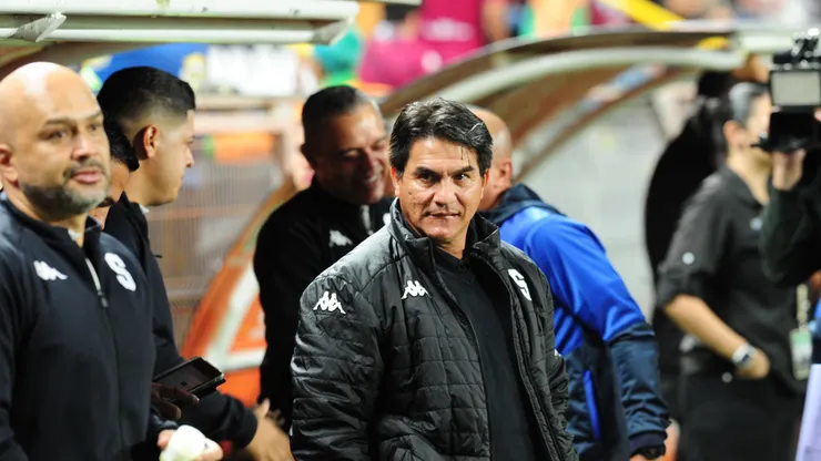 Se fue con Vladimir Quesada y ahora dirigiría al verdugo de Saprissa.