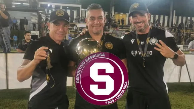 Leandro Vilariño, a la derecha de la foto, junto a Diego y José Giacone. Los tres comandarán a Saprissa.
