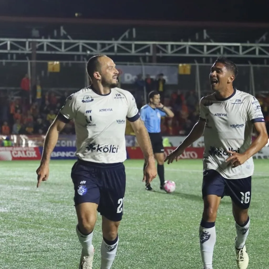 Marco Ureña volvió a inflar las redes (Cartaginés).