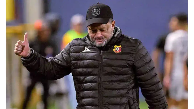 Un nuevo golpe para Jafet y Herediano.