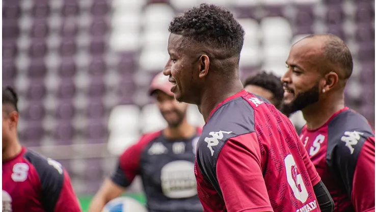 Fidel Escobar entra a un grupo selecto en Saprissa