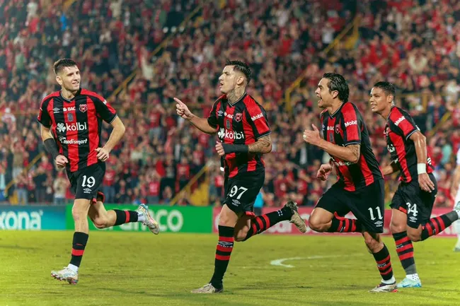 Anderson Canhoto fue el jugador del partido ante Comunicaciones (Alajuelense).