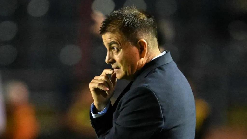 Claudio Vivas marcó su postura con un borrado. (Foto: Getty Images)