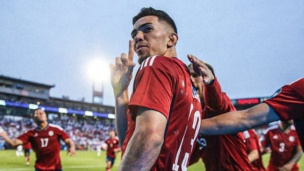 Jefferson Brenes vuelve a ser convocado por Claudio Vivas.