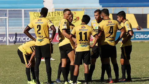 Crisis económica en un equipo de El Salvador.