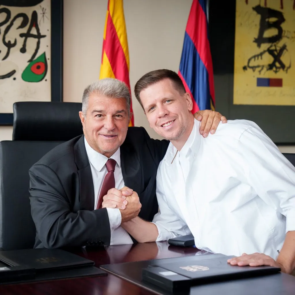 La foto entre Laporta y Szczęsny que se tomaron este mismo miércoles. (Barcelona FC)
